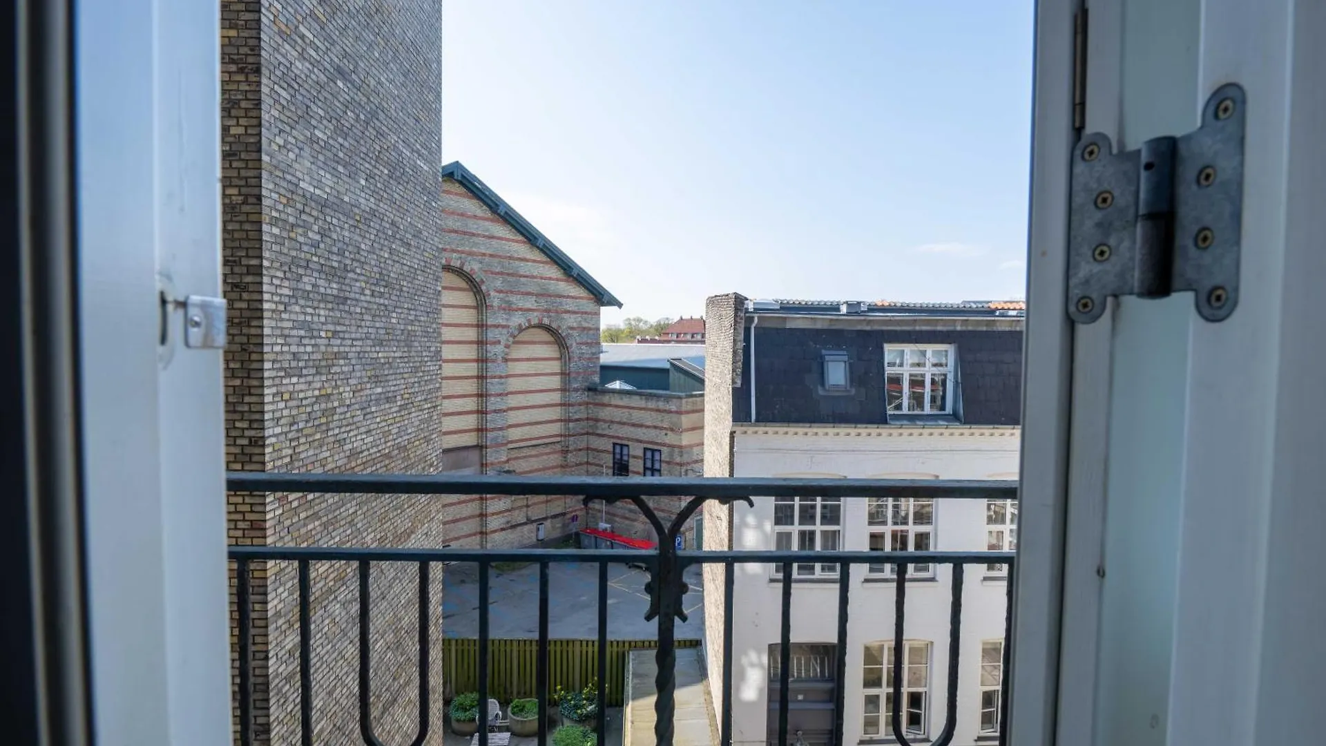 Spacious 3 Bedroom Apartment In Peaceful Area Copenhagen