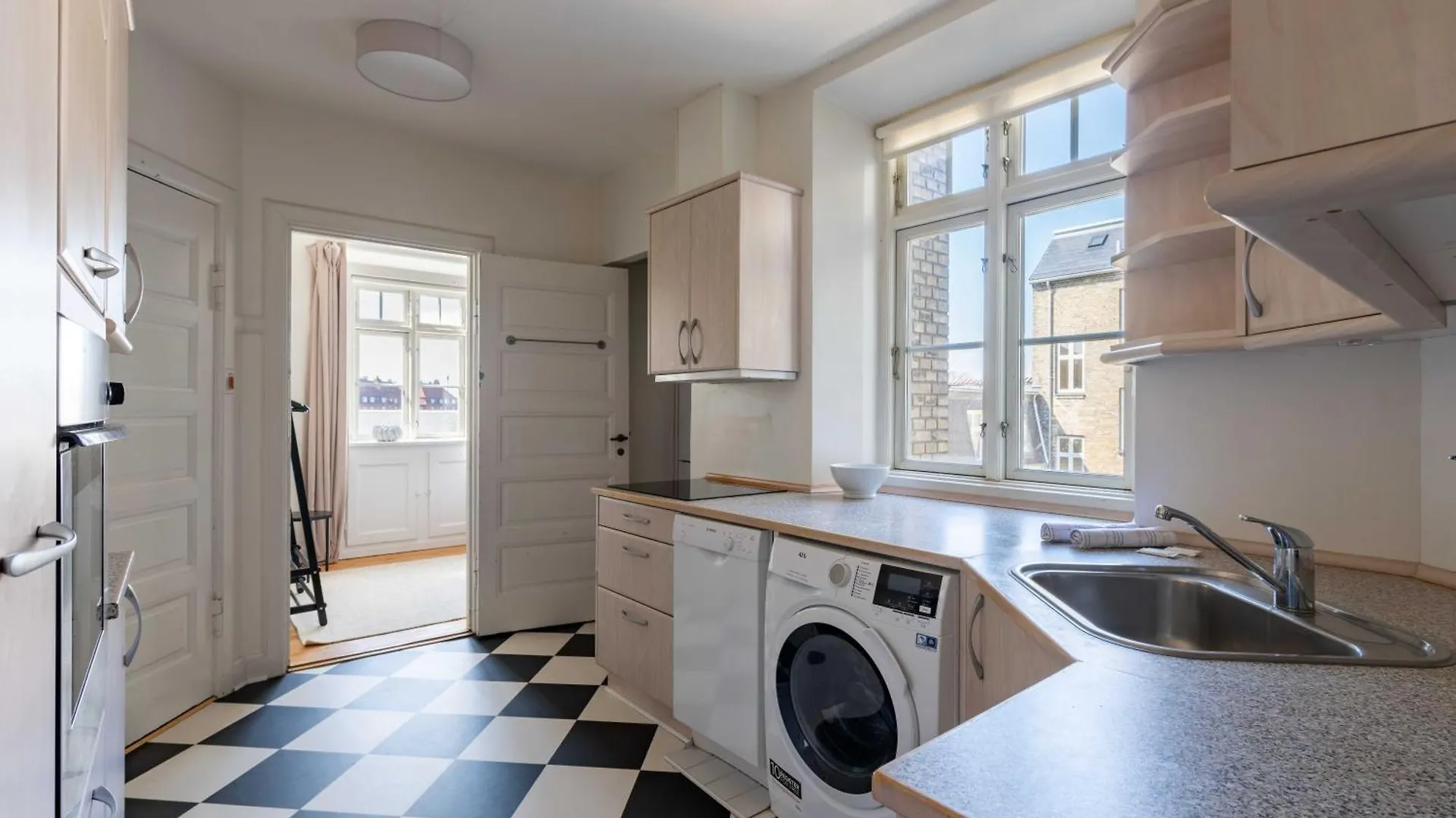 Spacious 3 Bedroom Apartment In Peaceful Area Copenhagen